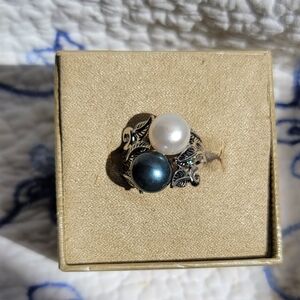 9mm white and black cultured freshwater pearls.